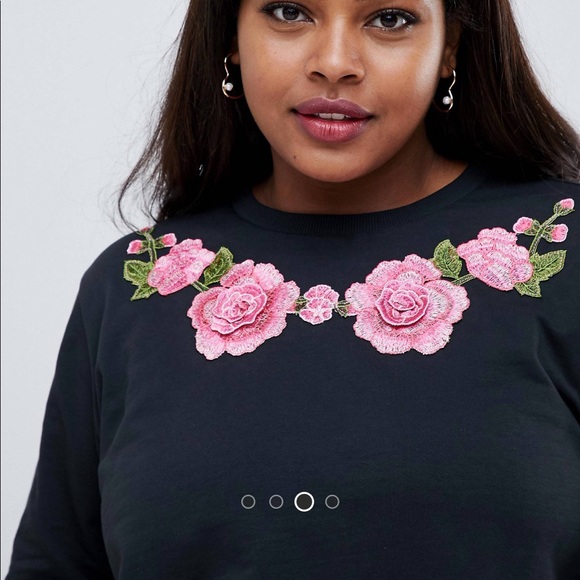 ASOS curve top with floral embroidery - Picture 3 of 3